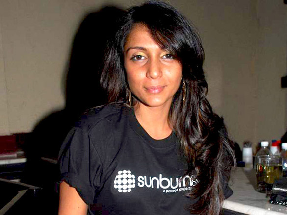 shweta salve and anushka manchanda at sunburn goa 2010 festival bash 5