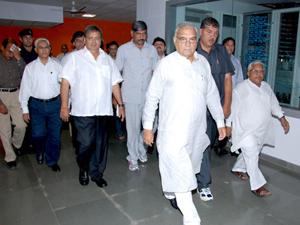 chief minister bhupinder singh hooda visits whistling woods international 8