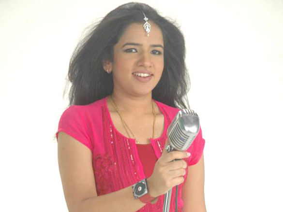 kavita krishnamurthy with her family for a music video directed by luke kenny 7