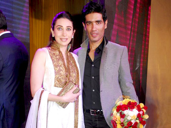 karisma and zeenat aman at manish malhotras fashion show 6