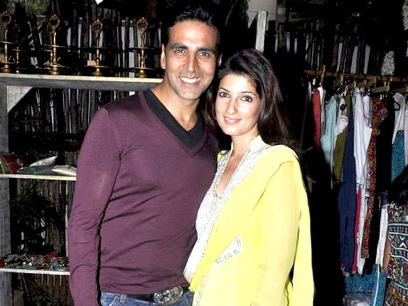 akshay kumar twinkle and dimple grace karva chauth celebrations 4