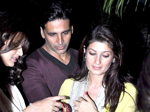 akshay kumar twinkle and dimple grace karva chauth celebrations 5