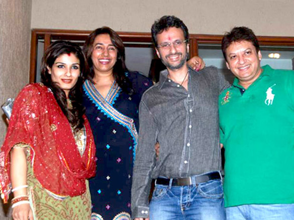 shilpa shetty and raveena at david dhawans karva chauth celebrations 5