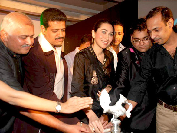 karisma launches s square mobile amidst chaos 3