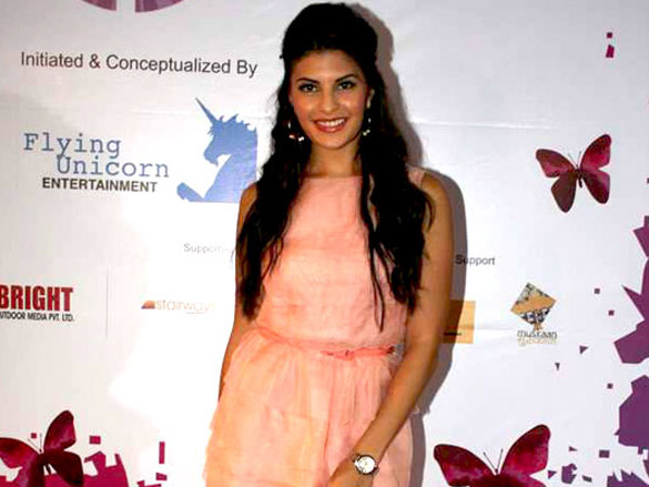 salman jacqueline sophie and neha at pearls waves concert 5