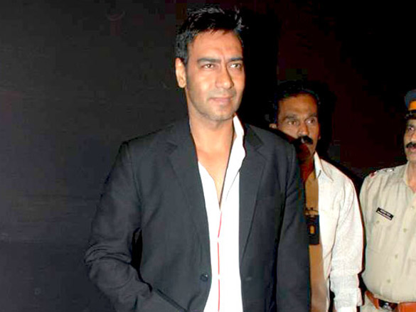 amitabh aamir srk salman and hrithik grace umang police show 15