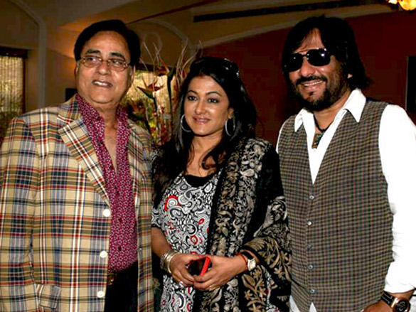 jagjit singh sonali and roop kumar rathod at a photo shoot for album cover 3