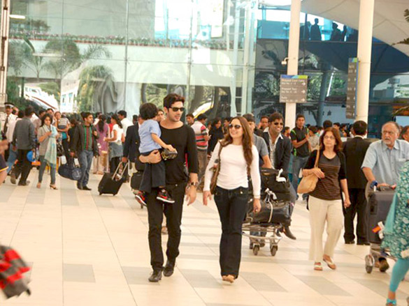 zayed khan snapped at airport 2