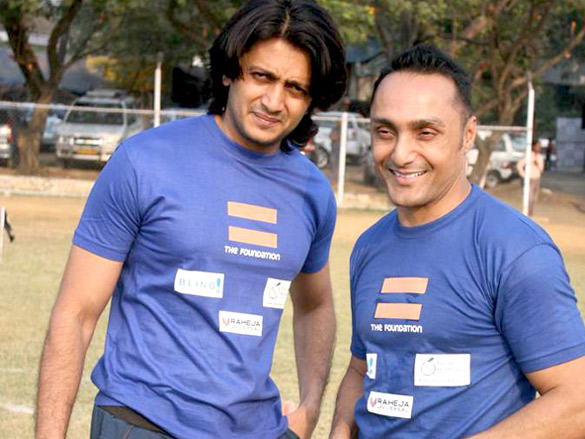 riteish deshmukh with rahul bose at the foundation event 5