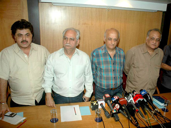 ramesh sippy and mukesh bhatt at producers guild meet 2
