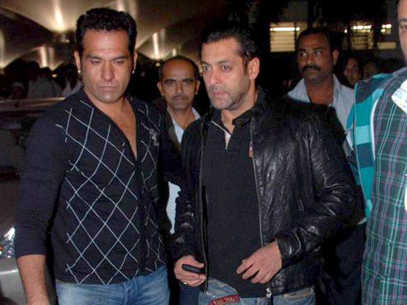 salman returns from dubai birthday celebrations 8