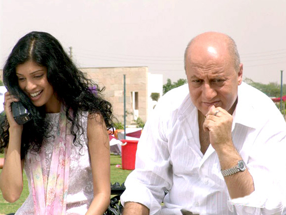 tena desaeanupam kher 2