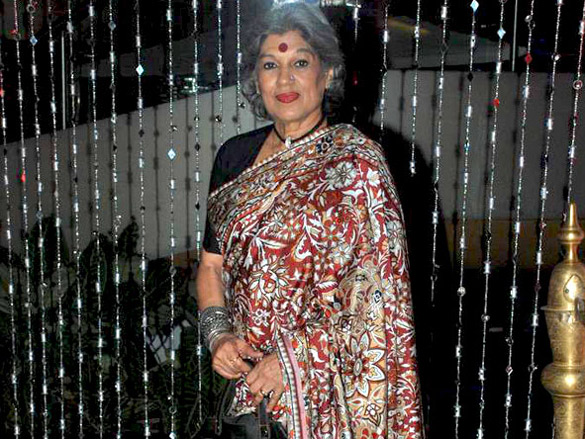 rajeshwari and claudia at vivek and parvezs bash 12