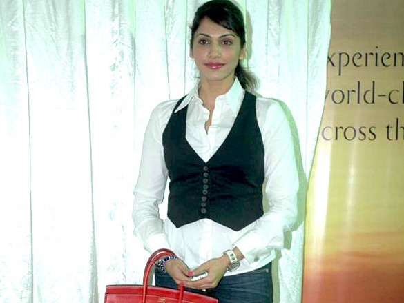 eesha shabana and others at black comedy play 15