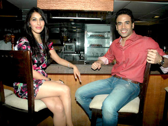 tusshar sophie and ekta at valentine event for singles 3