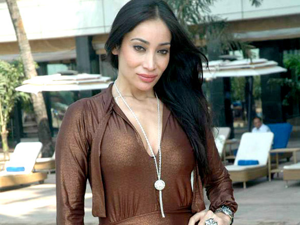 tusshar geeta and sofia hayat at anabelle varmas single tumko dekha launch 14
