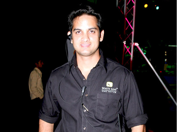 hema sardesai and abhijeet sawant perform at the mumbai saptarang festival 7
