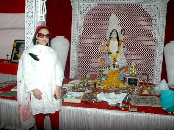 anurag basu shaan pritam and bappi perform saraswati pooja 13