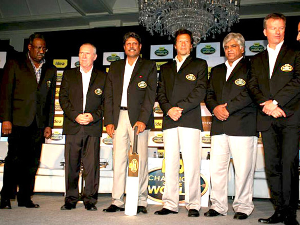 kapil dev and imran khan at idea champions of the world press meet 4