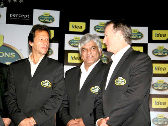 kapil dev and imran khan at idea champions of the world press meet 6