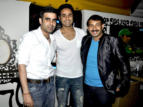 koena kim and harman baweja grace le soleil cafe launch 12
