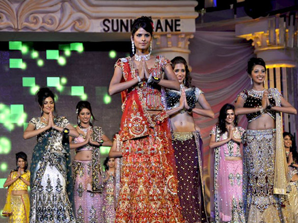 zeenat aman and rati agnihotri judge the indian princess finale 10