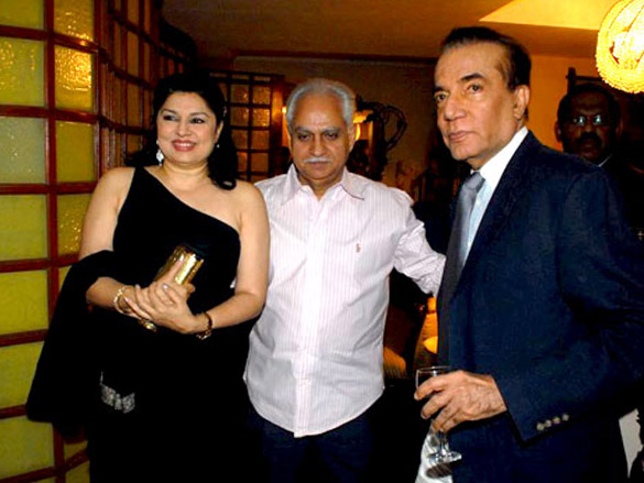 aamir khan and dev anand grace stardusts anniversary bash 16