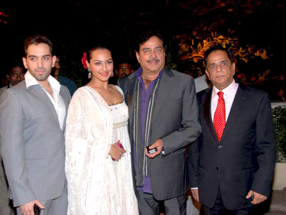 aamir and kiran host imran avantikas wedding reception 15