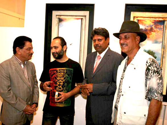 ajitabh bachchan and kapil dev at art htu lens exhibition 3