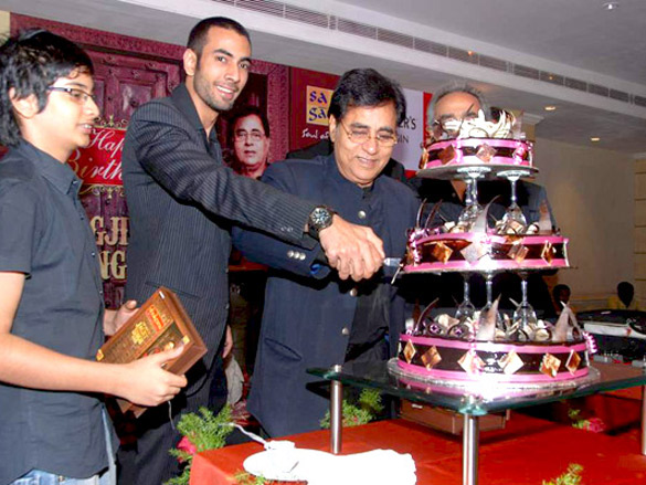 jagjit singhs 70th birthday with a new album shukrana release 2