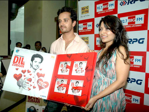 raghav launches dil ki zubaan album with amita pathak 2