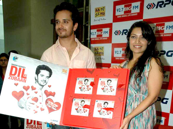 raghav launches dil ki zubaan album with amita pathak 5