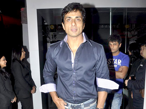lara mandira and sonu sood grace audi a8 launch party 9