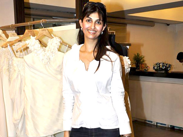 neetu chandra and narmmadaa grace neeta lullas preview at aza 13
