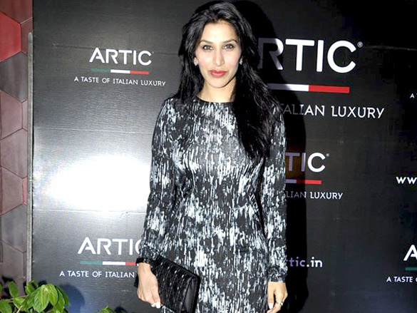 arjun rampal sophie and shazahn at arctic vodka launch 3