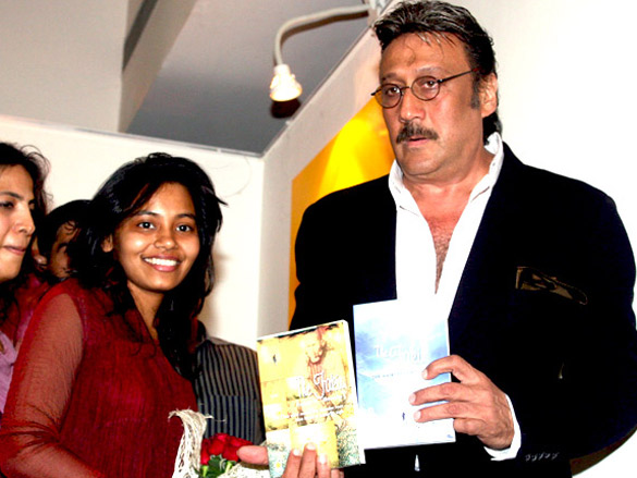 mink and jackie shroff at painting exhibition by women art foundation 3