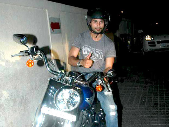 Shahid Kapoor Snapped With Harley Davidson Bike Photo Of Shahid Kapoor From The Shahid Kapoor