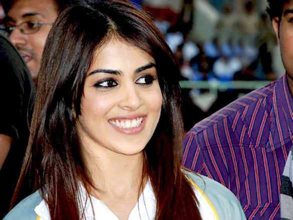 salman khan and genelia dsouza at ccl vizag cricket match 6