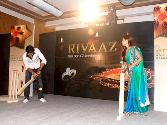 riya sen and sreesanth promote gitanjalis rivaaz collection 7