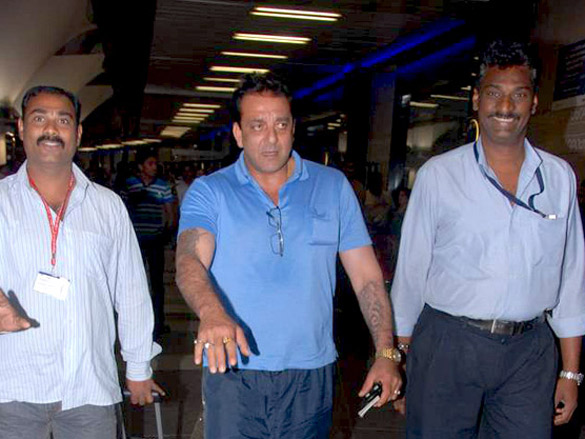 sanjay dutt spotted at international airport 3