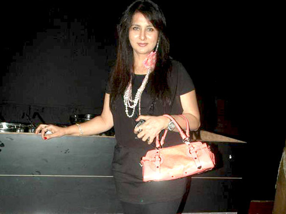 poonam dhillon at mayfairs anniversary bash 7