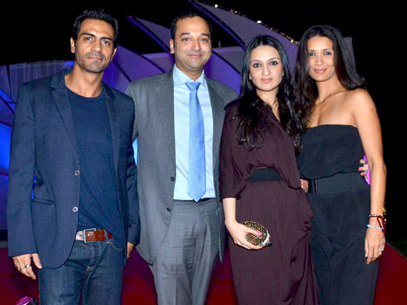 akshay deepika and sonakshi at the triumph show 2011 20