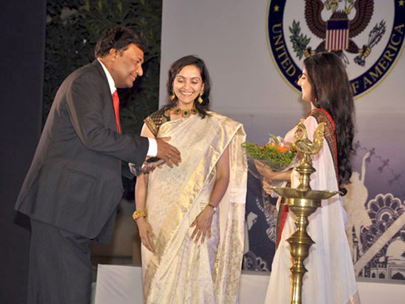 vidya balan hema and esha grace launch of namastey america 3