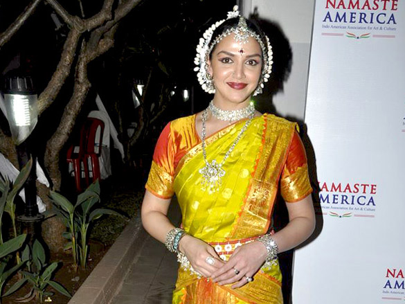vidya balan hema and esha grace launch of namastey america 13