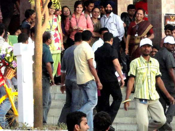 on the sets of bodyguard 25