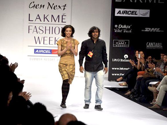 monica dogra graces gen next show at lakme fashion week 2011 day 1 7