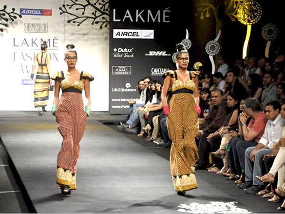 sabyasachi mukherjees show at lakme fashion week 2011 day 1 7
