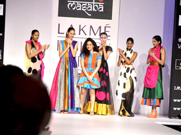 mugdha jacqueline and mandira grace masabas show at lakme fashion week 2011 day 2 3
