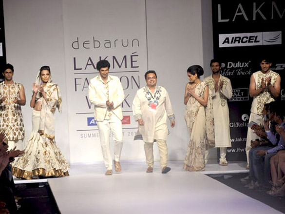 aditya roy kapur walks for debarun at lakme fashion week 2011 day 3 2