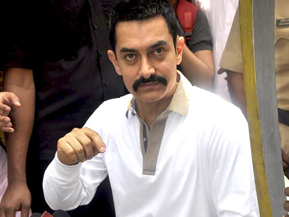 aamir khan celebrates 46th birthday with media 6